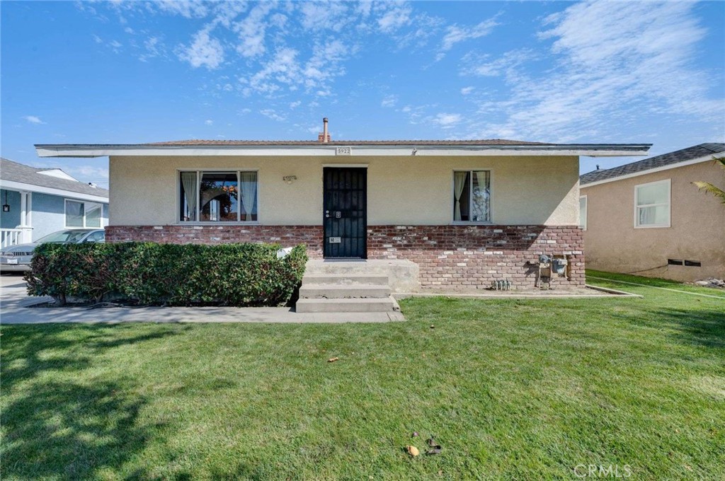 5922 Whitewood Avenue