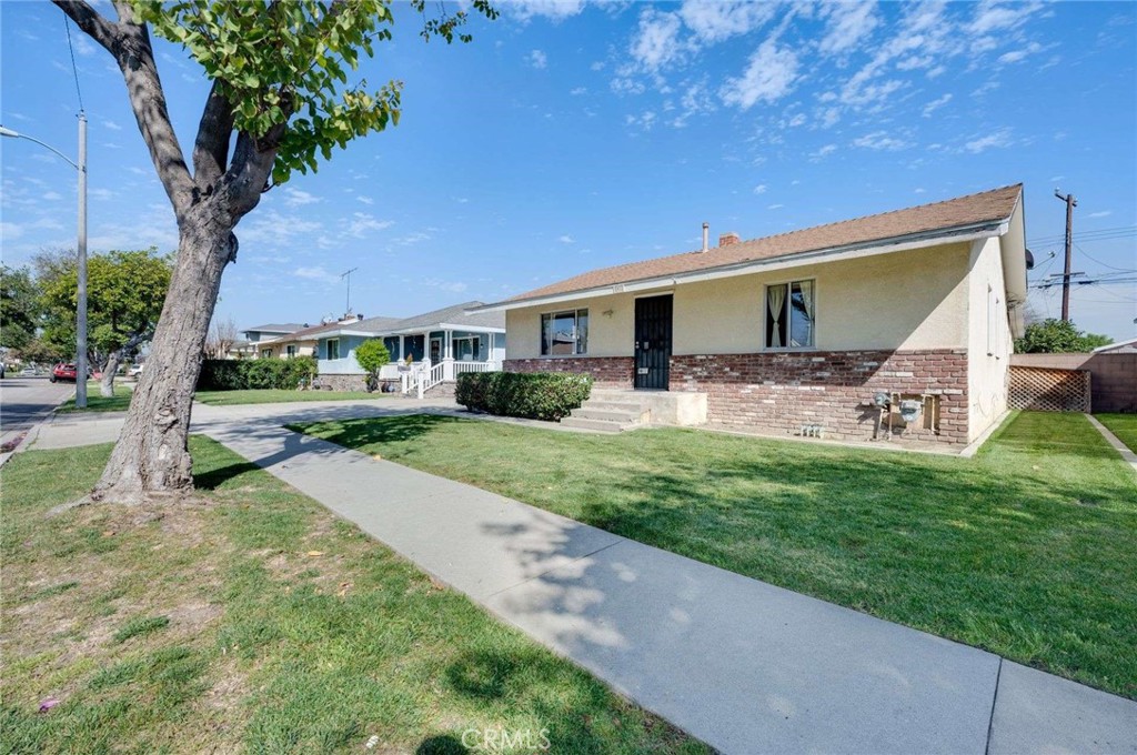 5922 Whitewood Avenue