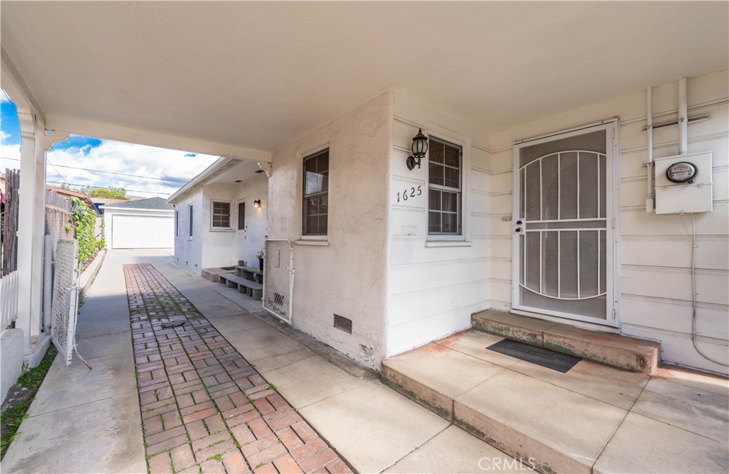 Photo 15 of 27 of 1625 Linda Rosa Avenue house