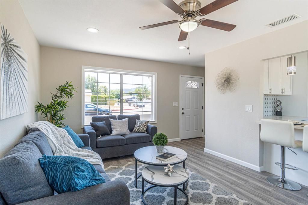 listing image 130728831501440084192