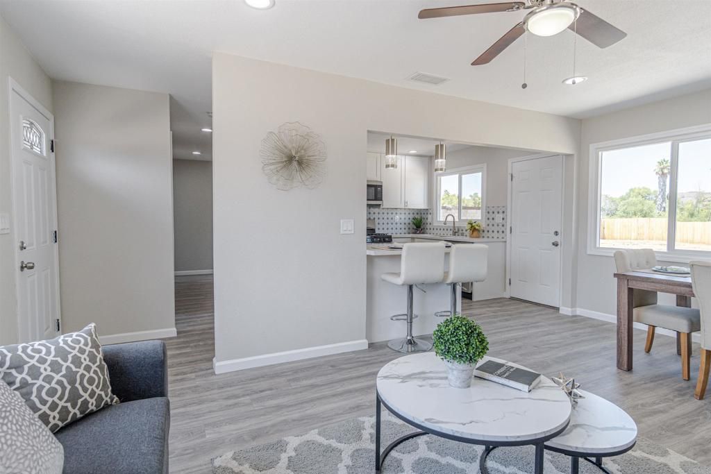 listing image 130724608217124881434