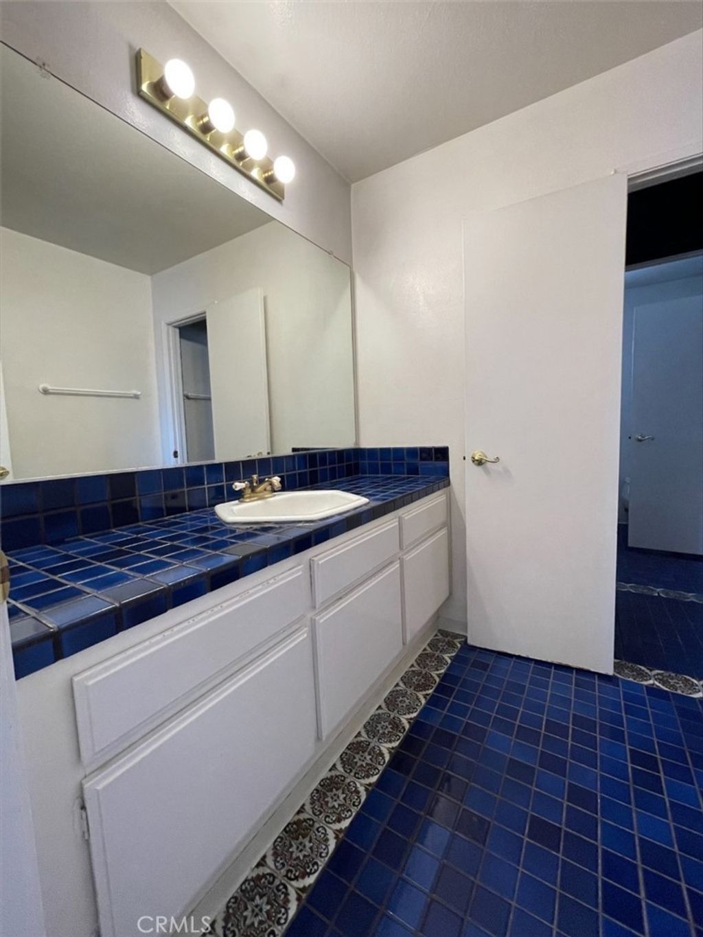 listing image 130724337248766946430