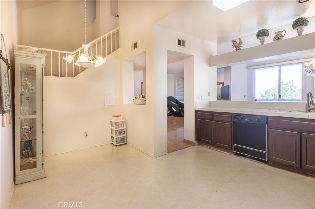 Photo 16 of 49 of 1360 W Capitol Drive 147 townhome
