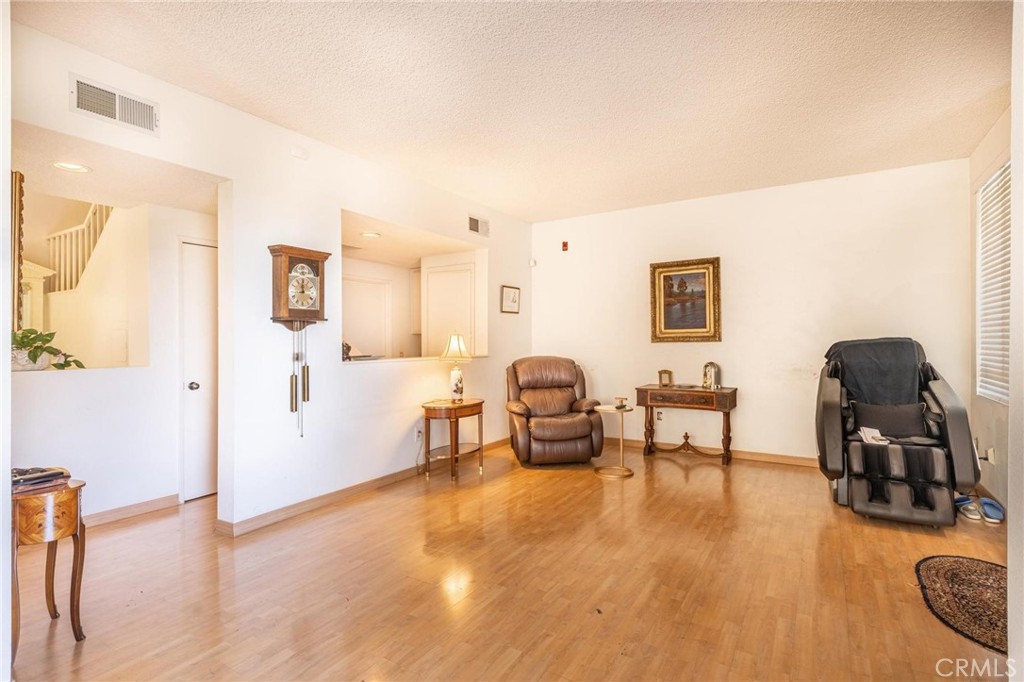 Photo 11 of 49 of 1360 W Capitol Drive 147 townhome