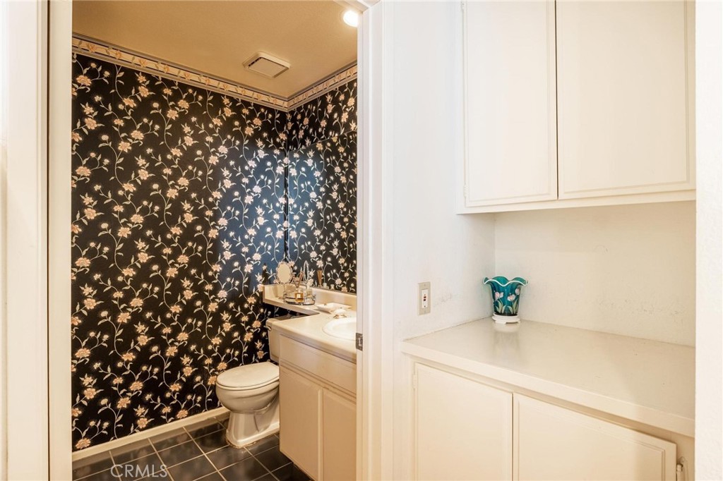 Photo 41 of 49 of 1360 W Capitol Drive 147 townhome
