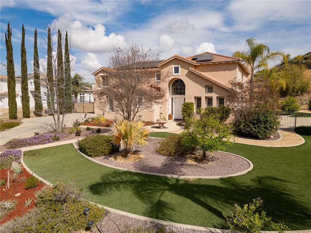 952 Creek View Lane