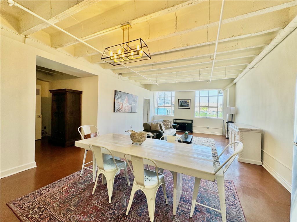 312 W 5th Street 323