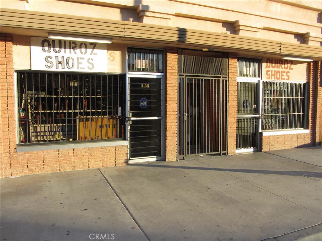 Well maintained commercial building in downtown San Jacinto.