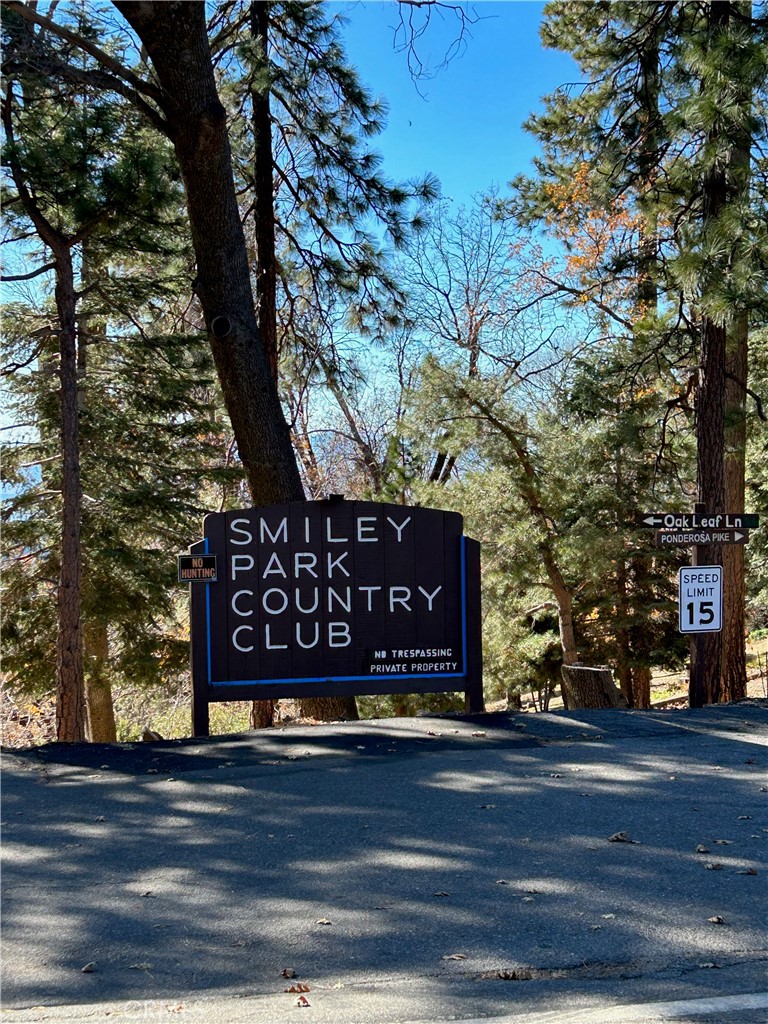 THIS IS ONE OF THE NICEST LOTS IN S.P.,LOT GOES STREET TO STREET WITH DUAL ACESS, APPROX 10000 SQFT OF EXCELLENT BUILDING AREA
HOA FEES INCLUDE ,SNOW REMOVAL, MAINTENANCE OF ROADS ,CLUB HOUSE AND POOL
S.P. IS LEASE LAND FULLY RENEWABLE AND TRANSFERABLE
THIS IDEAL BUILDING SITE IN THE SAN BERNARDINO MTNS HAS EXCELLENT ACCESS TO HWY 330 20 MIN TO REDLANDS AND OTHER CLOSE BY AREAS OF SAN BERNARDINO ,ALSO CLOSE TO NEARBY SANTAS VILLAGE, LAKE ARROWHEAD,BIG BEAR LAKE
FOR QUESTIONS REGARDING THE HOA CONTACT SMILEY PARK