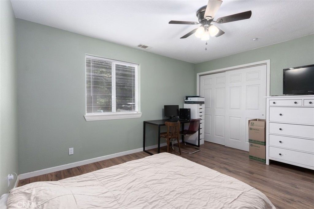 listing image 130726850384055872361