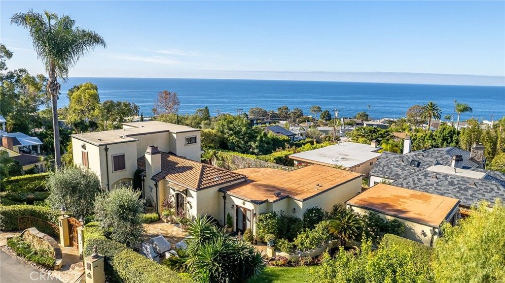 Photo of 31641 Mar Vista Avenue, Laguna Beach, CA 92651 (MLS # NP25008235)