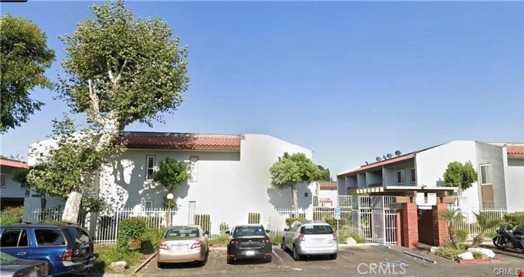 listing image 0