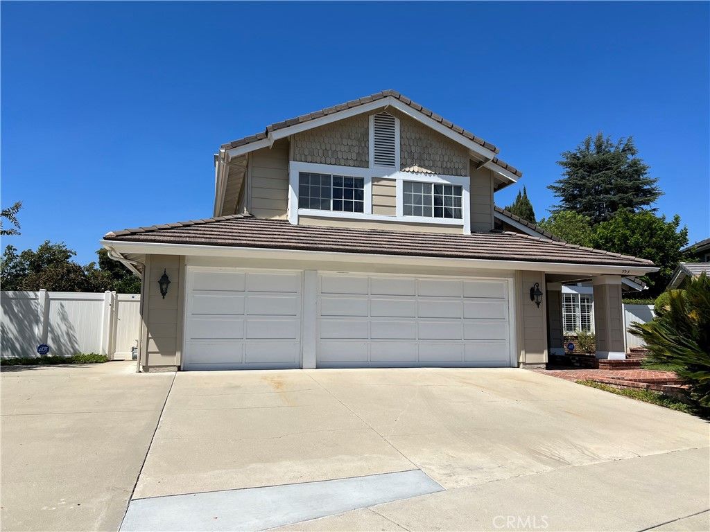 listing image 130722511061824562056