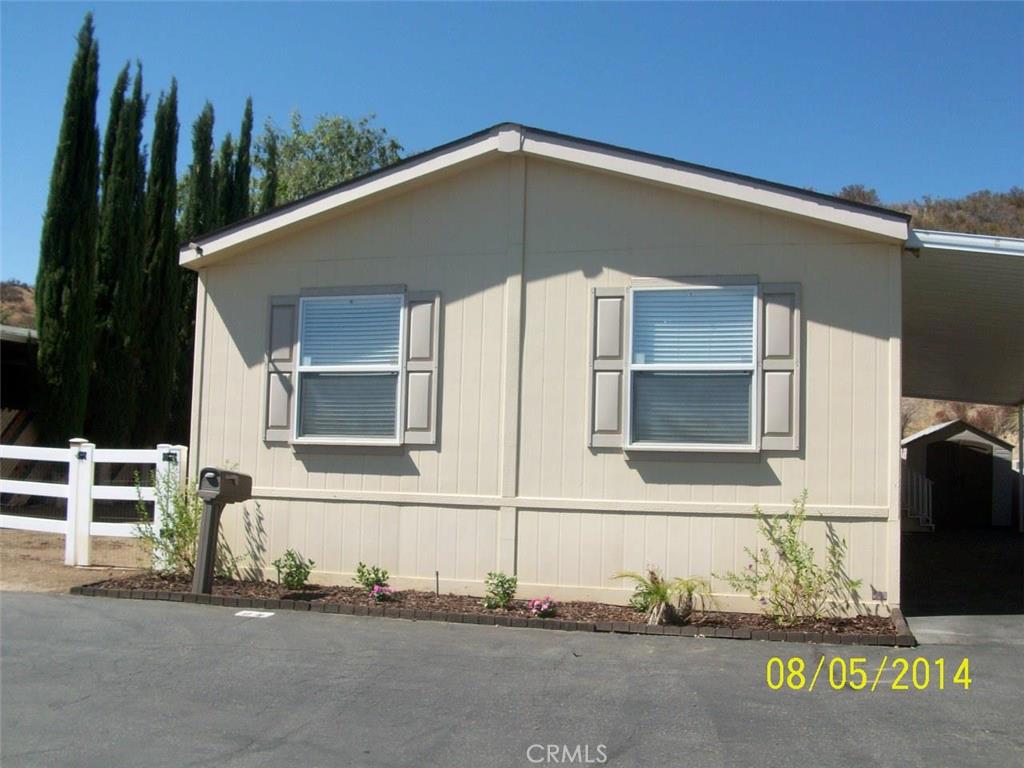 BEAUTIFULLY MAINTAINED RARE 4 BEDROOM 2 BATH HOME WITH OVER 1400 SF AT THE END OF A CUL DE SAC WITH LARGE FENCED YARD. NO NEIGHBORS BEHIND OR TO ONE SIDE. LIGHT COLORED LAMINANTE FLOORING THROUGHOUT HOME. KITCHEN HAS NICE FORMICA/TILE TRIMMED COUNTERS ON OAK CABINETS, SS DOUBLE CONVECTION OVEN WITH A GRILL, SS FRENCH DOOR REFRIGERATOR WITH WATER/ICE IN DOOR AND AMPLE CABINET/STORAGE SPACE IN KITCHEN. FAMILY ROOM NEXT TO KITCHEN WITH TWO UPGRADED BLACK FAN FANS AND FAUX WOOD BLINDS. ALL BEDROOMS AND FAMILY ROOM HAVE FANS AND FAUX WOOD BLINDS. MASTER SUITE IS LARGE WITH WALK IN CLOSET AND REMODELED BATH WITH DOUBLE SINKS, HUGE JACUCCI TUB, SEPERATE SHOWER AND LINEN CABINETS. LIVING ROOM HAD BEEN USED AS FORMAL DINING ROOM SO IT HAS A CHANDELIER. LAUNDRY ROOM IS OFF THE KITCHEN. SEVERAL SKYLIGHTS MAKE THE HOME VERY BRIGHT. SHED IS ONLY ABOUT 4 YEARS OLD AND YARD HAS BLOCK AND VINYL FENCING. PARKING FOR 3 VEHICLES. THIS HOME IS MOVE IN READY AND A MUST SEE RARELY AVAILABLE 4 BEDROOM HOME.