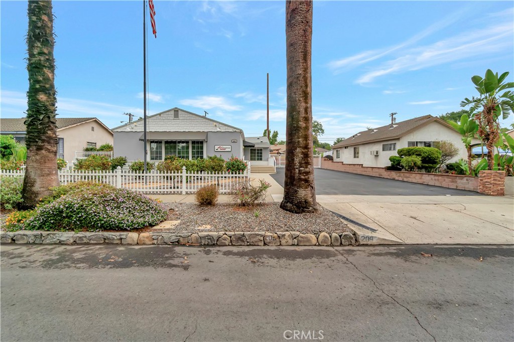 209 E I Street