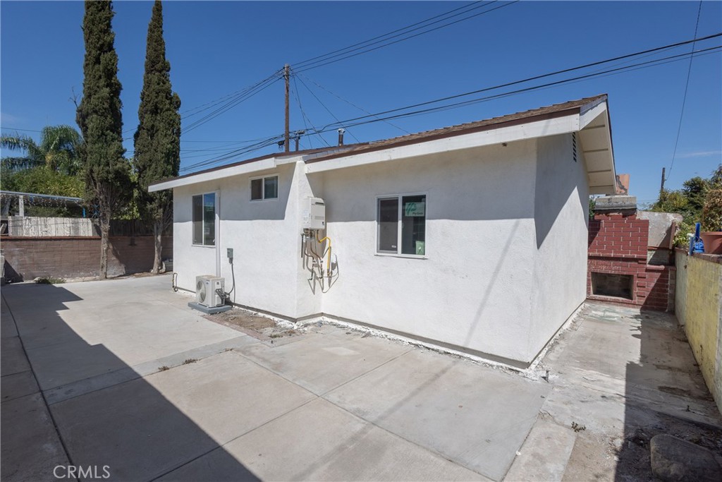 Photo 17 of 20 of 1594 Rialto Avenue house