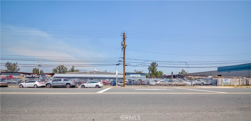 Commercial property in the city of Fontana is currently being used as a Dismentler Yard. For zoning and use please contact San Bernardino County
planning department. The property consists of two addresses and two separate parcels totaling 4.5 Acres. 15666 Arrow Blvd. is the address for the other parcel. Please call for a private showing and please do not disturb the employees.