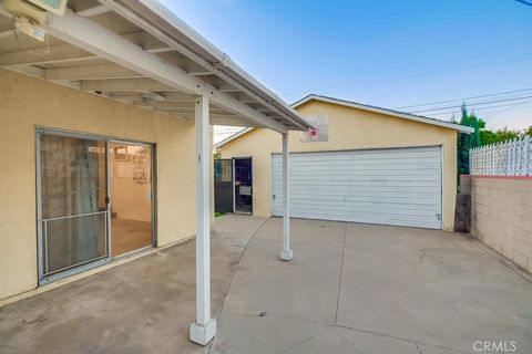 A home in South Gate