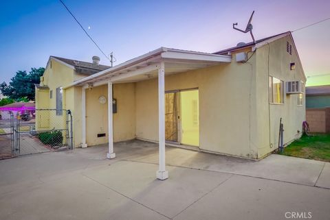 A home in South Gate