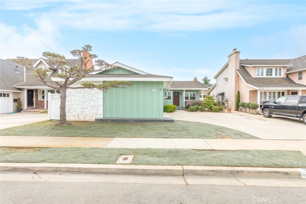 1030 Coastline Drive