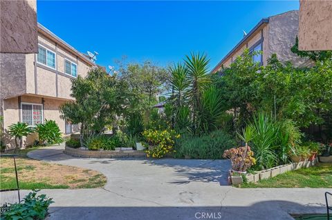 A home in El Monte