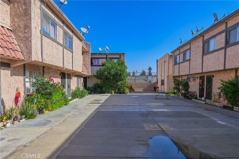 A home in El Monte