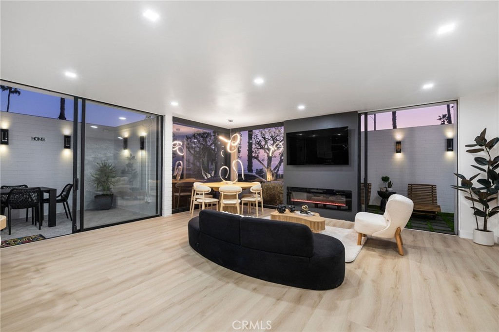 2999 E Ocean Boulevard 110