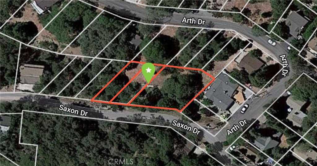 Check out this beautiful plot of land in the sought-after San Moritz neighborhood of Crestline! Three lots combined into one, giving you over 10,500 sq ft of space to create your dream home. Plus, it's less than 1.5 miles from the stunning Lake Gregory! With its convenient location for commuters and owner financing options available, this is the perfect opportunity to make your dream home a reality. Combined APN#0340063920000
