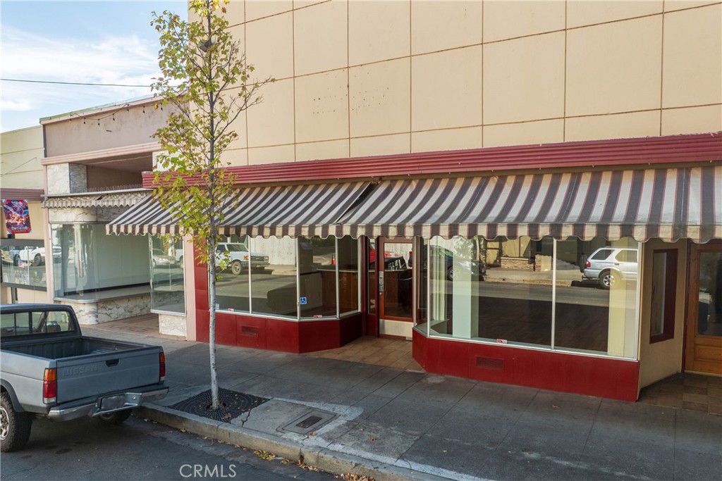 BISTRO! BAKERY! CAFE! This is an absolute perfect, TURNKEY lease opportunity for you to open your business! This space provides a full service kitchen with Commercial Hood System, sinks, walk-in freezer, beautiful cabinets for service with a bar area and ample space for dining and tables. The lease provides common area restrooms and janitor closet with sink. Fantastic visibility for foot and vehicular traffic! This location is directly across the street from the Historic Oroville Inn which is used as a trade school dorm residence. There is an longtime anchor business, a 24-hour gym on the same street one block away. This lease opportunity is located on the same block as the Historic State Theatre and across the street from several retail stores and service industry businesses. The location is supported by large property owner investment with updated electrical, plumbing, modernized amenities and well maintained with a recently installed new roof! This location offers you the ideal business opportunity for success paired with a great property owner! The space can be increased by leasing out additional space and there is a fully serviceable basement of 6400 square feet! Call your Realtor today for a private tour.