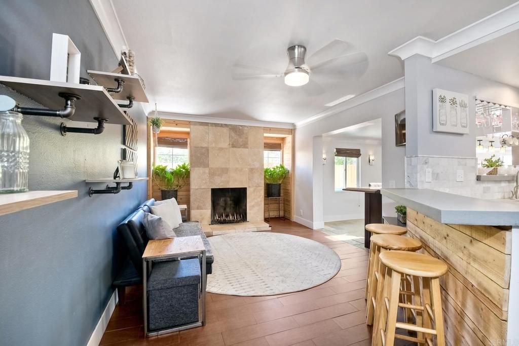 listing image 130727374528552459629