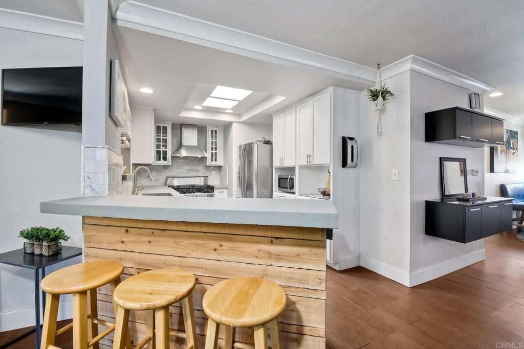 listing image 130723453598109194168
