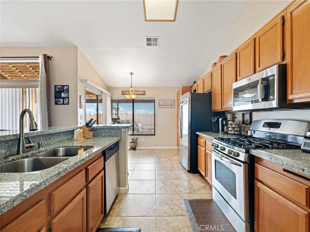 Victorville, California 92392, United States, 3 Bedrooms Bedrooms, ,2 BathroomsBathrooms,Residential,Active,5473