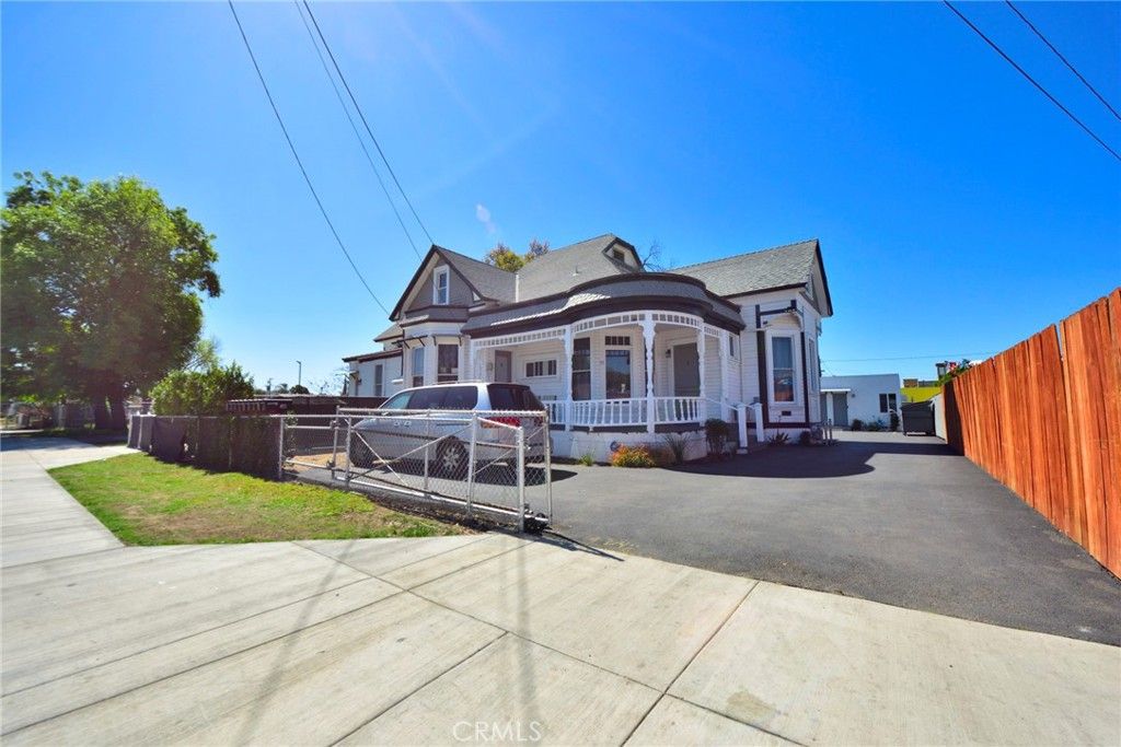 listing image 0