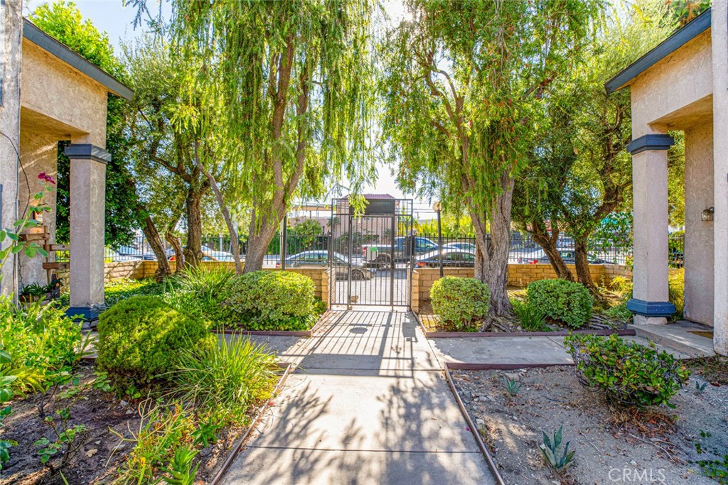 Photo 27 of 36 of 9250 Sunland Boulevard 17 townhome