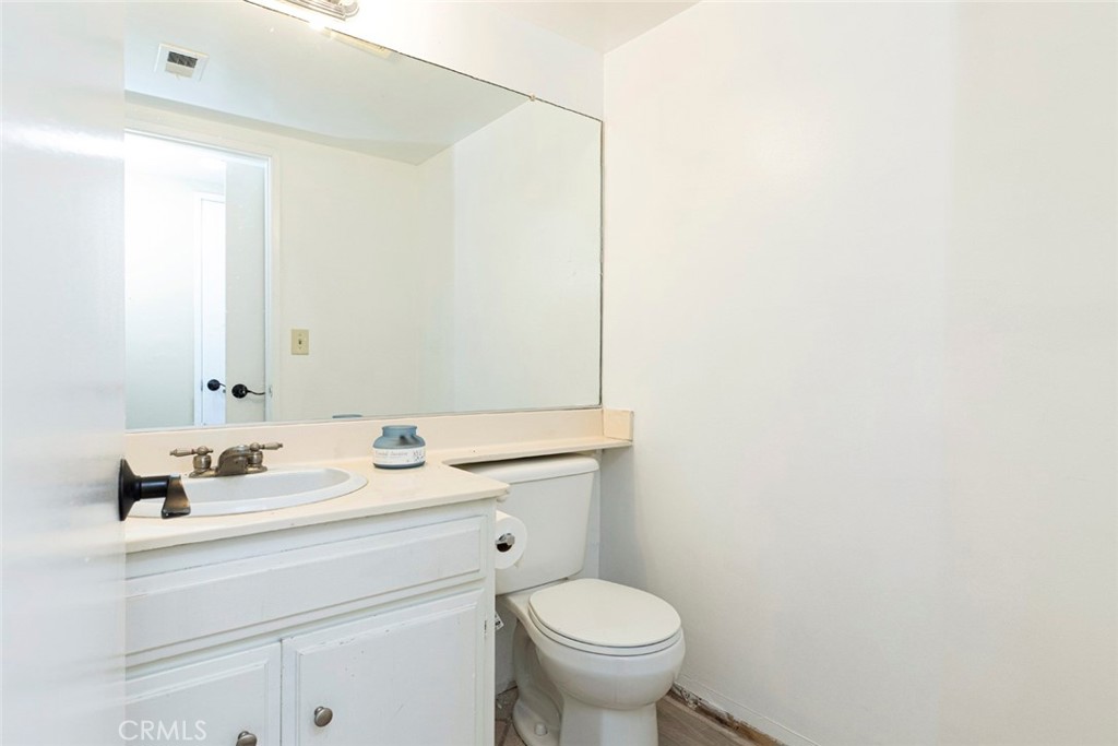 Photo 14 of 36 of 9250 Sunland Boulevard 17 townhome