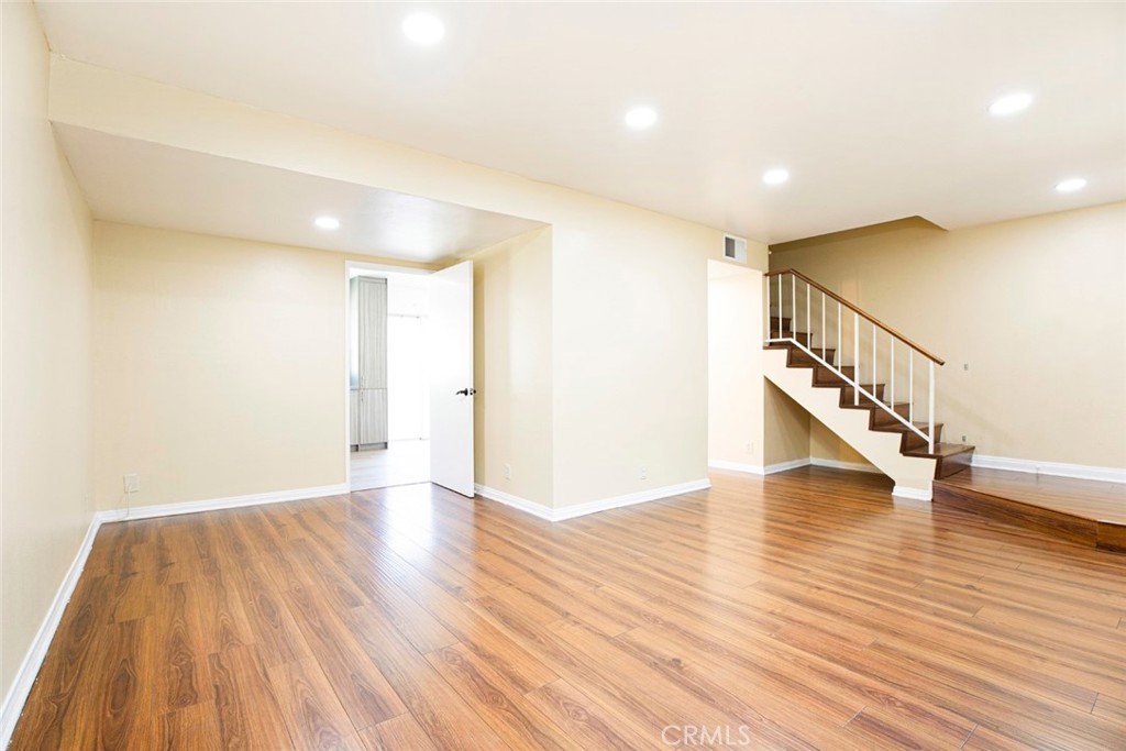 Photo 10 of 36 of 9250 Sunland Boulevard 17 townhome