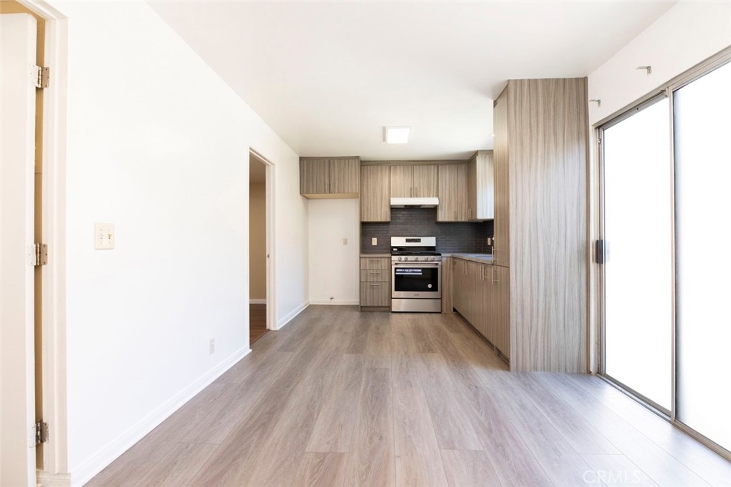 Photo 3 of 36 of 9250 Sunland Boulevard 17 townhome