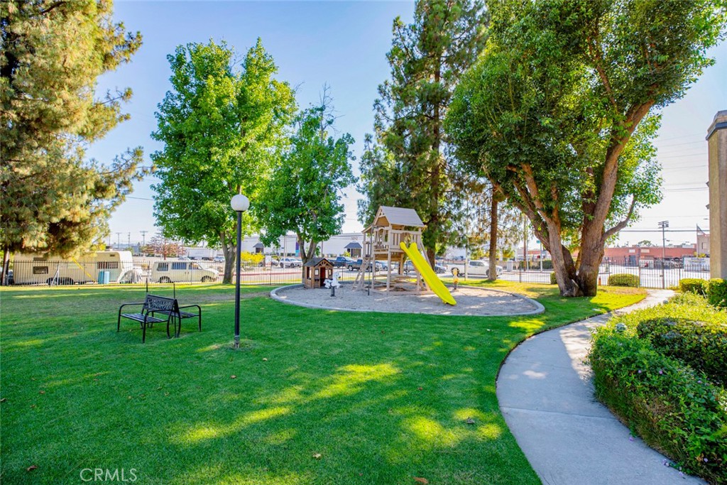 Photo 2 of 36 of 9250 Sunland Boulevard 17 townhome
