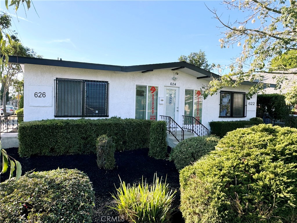 Excellent Opportunity to own a Commercial building in the heart of Henninger Park in Historic Santa Ana along the well trafficked South Broadway corridor. This property boasts 3 units, each with their own electric meter, and a nearly 5:1 parking ratio with a fully enclosed and gated parking lot with up to 15 gated parking spaces and plenty of off-street parking as well. Each unit has its own private bathroom. Bonus full sized basement allows for additional storage and access to all plumbing and electric for service, maintenance and repairs. There is huge upside in rents with the current tenants in 2 of the 3 units, who are on month-to-month lease well below market value. The third unit is in the process of being leased for a 12 month term. This property has very unique zoning (SD-40) which allows for either residential or a variety professional and retail commercial uses. Convert this property to residential units and really hit an income home-run with at least $6,000/month of pro forma gross income. Roof was replaced in 2017, all new ABS plumbing waste-lines in 2018, all copper plumbing throughout and a mini-split heat pump (HVAC) in unit 624 in 2018. This one won't last long, so come quick!
