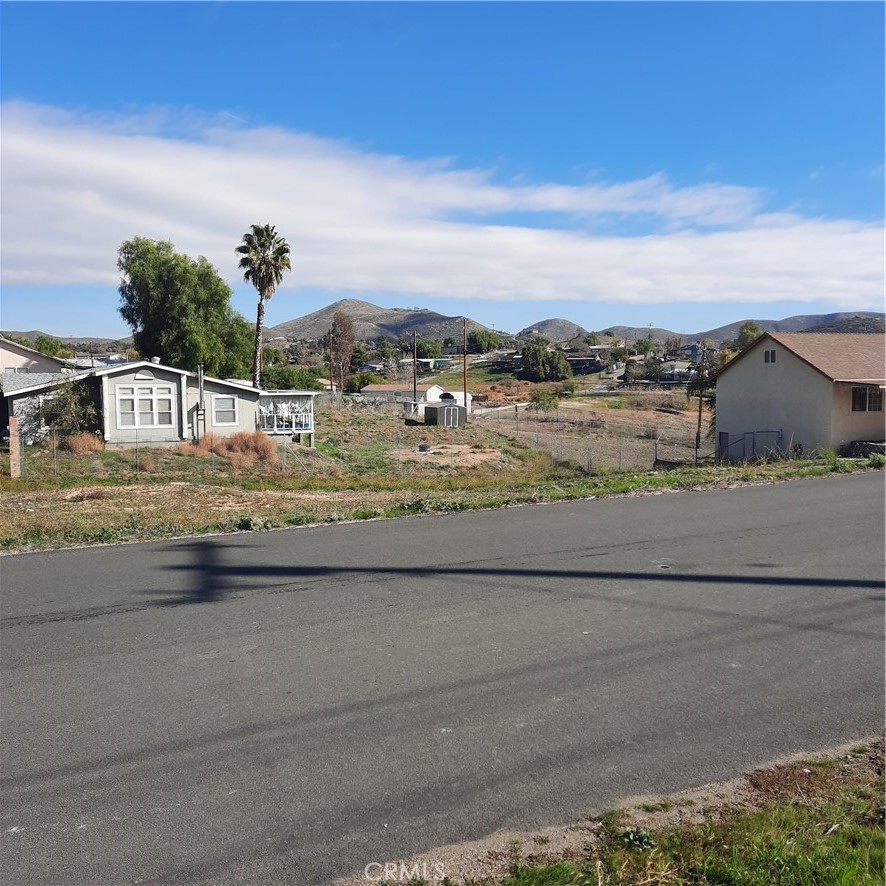 TRANQUIL, RUSTIC NEIGHBORHOOD CHIEFLY RESIDENTIAL AREA JUST OUTSIDE OF IT ARE COMMUNITY ACTIVITIES IN MENIFEE AND ACCESS TO INTERSTATES 15 & 215. ITS LOCATION AT THE NORTHEAST TIP OF TEMECULA CLOSE TO TOWNS ALONG THE INTERSTATES AS WELL AS MOUNTAINS AND LAKE RECREATION LAYS THIS SIGNIFICANTLY CORNER LOT WITH GREAT POTENTIAL. NARROW ROADS THAT RUN EAST TO WEST MAKE UP THE CENTER OF THE NEIGHBORHOOD.