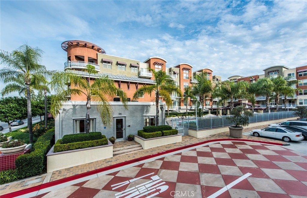 listing image 130729711718080248816