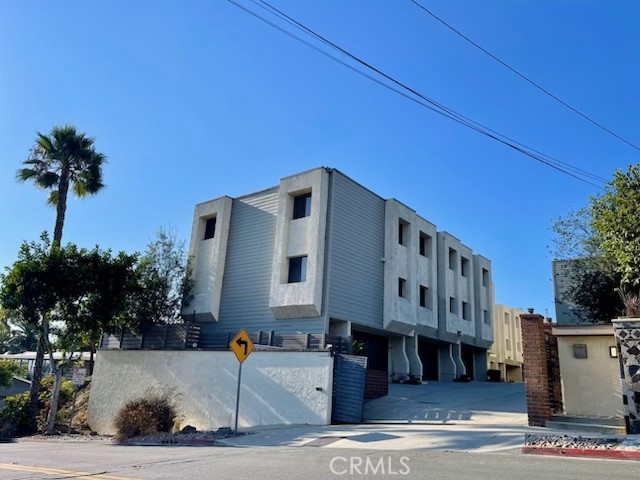 View Signal Hill, CA 90755 townhome