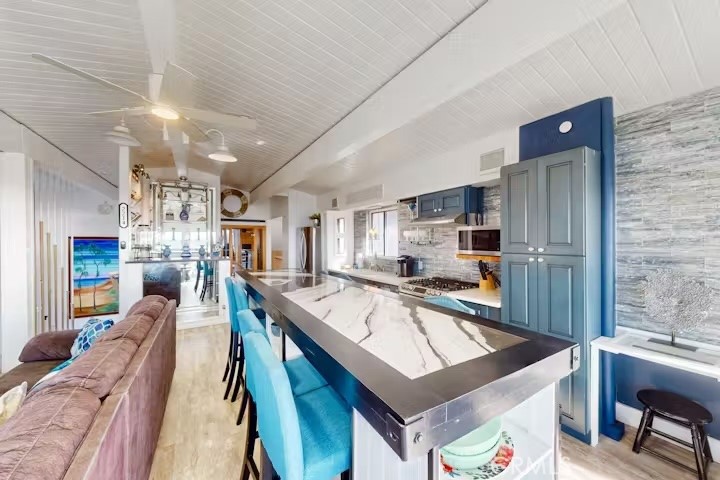 2214 W Oceanfront B