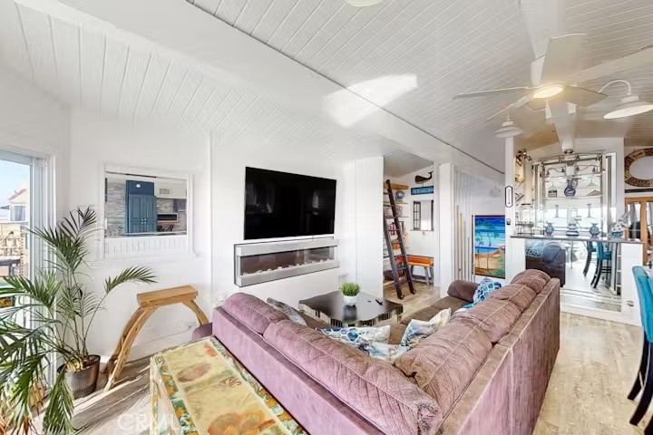 2214 W Oceanfront B