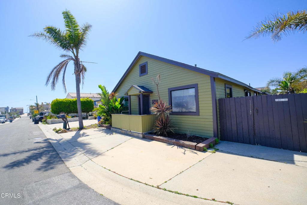 153 San Fernando Avenue