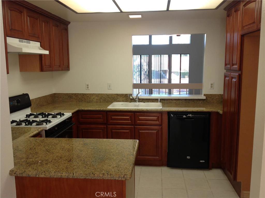SUPER nice and Clean upgraded 2 bed, 2 "Full" Ba PLUS Large Loft to use as playroom, office, recreation or other. Remodeled Kitchen with new cabinets and granite, all new carpet, new blinds, and fresh paint. Lovely neutral Tile in kitchen, baths and walkways. Tons of light with Vaulted ceilings and skylights.
Functional and homey floorpan offers quaint eat- in kitchen dining nook, a formal dining room, Formal Living Room with Fireplace and balcony/porch to enjoy BBQ or quiet evening outdoors. Master bedroom includes huge walk-in closet, mirrored wardrobe doors, access to balcony/porch, separated shower/bath area. Secondary bedroom offers large closet space, good size room. The upstairs Loft is HUGE...Great open space with skylight.
Unit is located upstairs, end unit. Very quiet. approx 1500 sq ft.