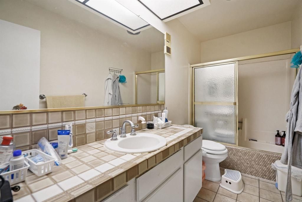 listing image 130723985519221808323