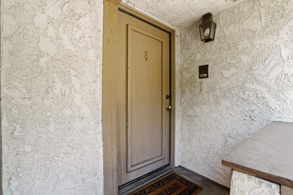 listing image 130725444565655836180