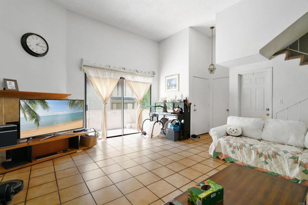 listing image 130723478893776324017