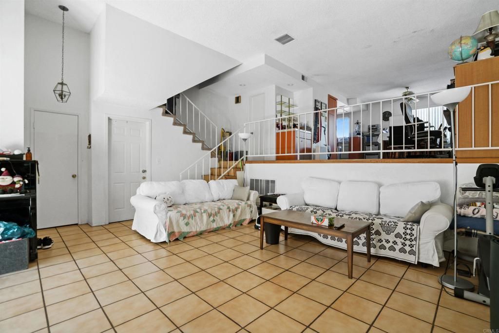 listing image 130723180575609906198